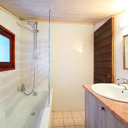 Holiday home Taconnaz Sleeps 12 Wifi Chamonix