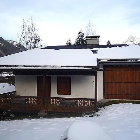 Taconnaz Sleeps 12 Wifi Holiday home *